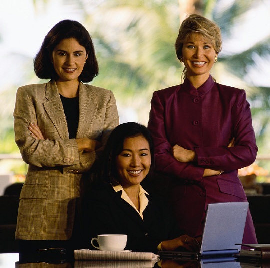 چرا زنان کمتر در عرصه تکنولوژی کار میکنند؟ چرا زنان کمتر در عرصه تکنولوژی کار میکنند؟