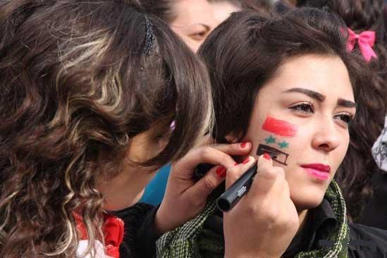 شمار پناهندگان سوری در کشورهای همجوار، تا پایان سال جاری میلادی از مرز ۷۰۰ هزار نفر خواهد گذشت شمار پناهندگان سوری در کشورهای همجوار، تا پایان سال جاری میلادی از مرز ۷۰۰ هزار نفر خواهد گذشت