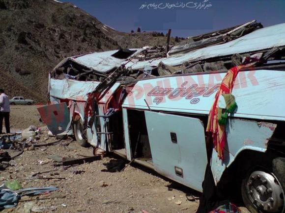تصادف اتوبوس راهیان نور؛ مرگ 26 دانش آموز دختر
