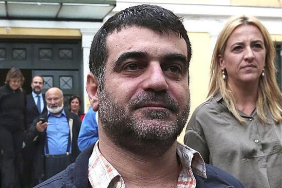 روزنامه نگار افشاگر یونانی تبرئه شد روزنامه نگار افشاگر یونانی تبرئه شد