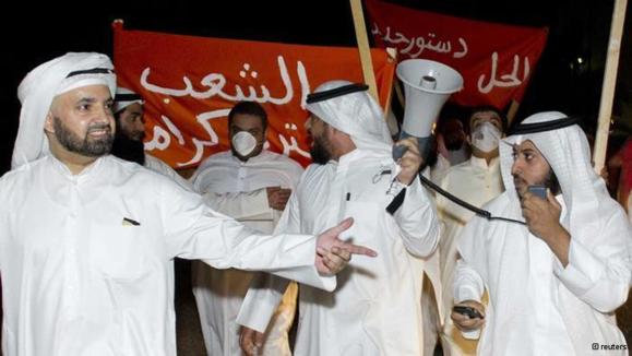 تظاهرات مخالفان در کویت با دخالت پلیس به خشونت گرایید