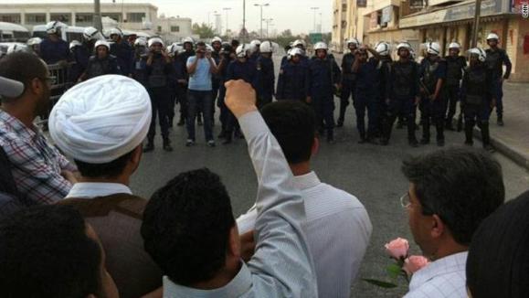 دولت بحرین از بازداشت چهار مظنون به بمب گذاری روز دوشنبه در منامه خبر داد