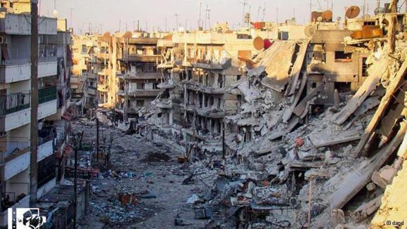 گوشه‌ای از ویرانی‌های شهر حمص؛ بشار اسد حاضر به رفتن از کشور نیست