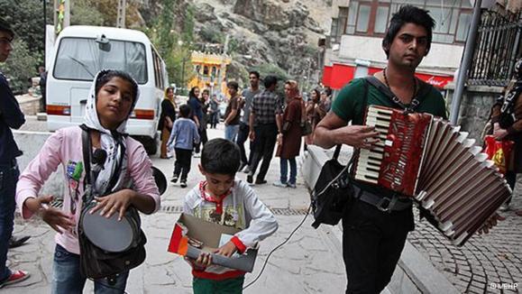 مشوقهای بیشتر حکومت ایران برای افزایش جمعیت مشوقهای بیشتر حکومت ایران برای افزایش جمعیت