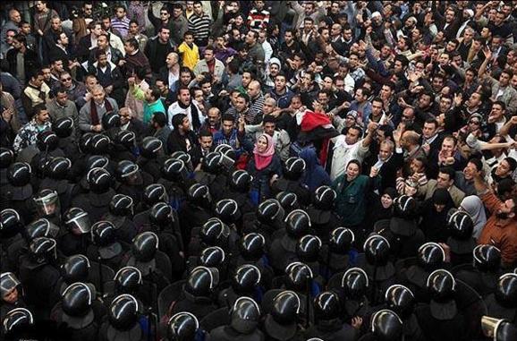 صف بندی سیاسی در مصر، چپ ها و لیبرال ها علیه اخوان المسلمین وسلفی ها صف بندی سیاسی در مصر، چپ ها و لیبرال ها علیه اخوان المسلمین وسلفی ها