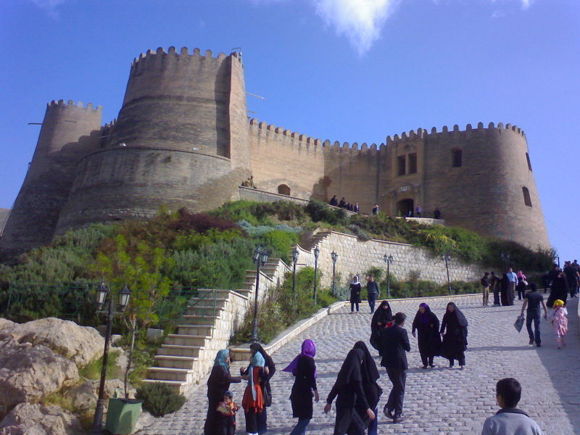 قلعه تاریخی شوش در معرض تخریب و نابودی