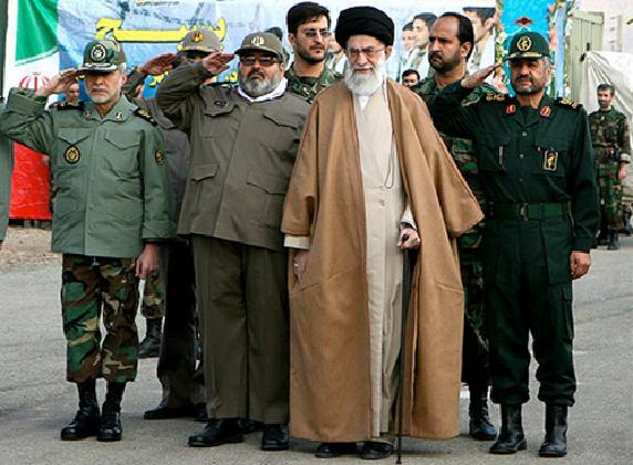 احمدی‌نژاد: سپاه بخشی از اموال خود را واگذار کند