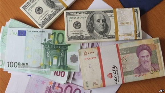 دومین روز افزایش قیمت ارز در ایران؛ دلار از مرز ۳۵۰۰ تومان گذشت دومین روز افزایش قیمت ارز در ایران؛ دلار از مرز ۳۵۰۰ تومان گذشت