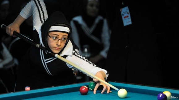 دختران تهرانی و بیلیارد با طعم مقنعه دختران تهرانی و بیلیارد با طعم مقنعه