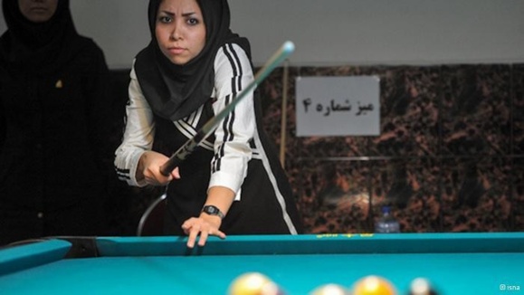 دختران تهرانی و بیلیارد با طعم مقنعه دختران تهرانی و بیلیارد با طعم مقنعه