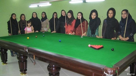 دختران تهرانی و بیلیارد با طعم مقنعه دختران تهرانی و بیلیارد با طعم مقنعه