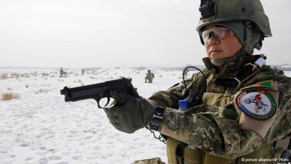 یک سرباز زن نیروی ویژه افغانستان 
