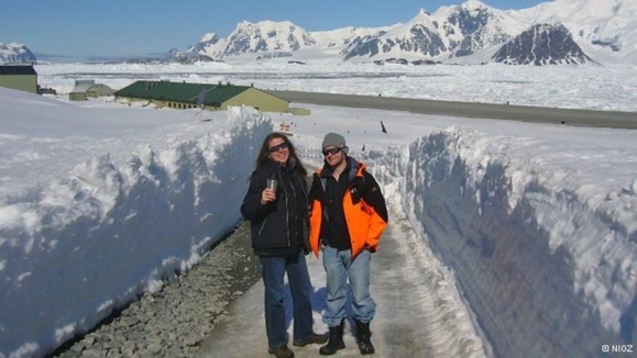 بروسارد و همکارش در قطب جنوب 