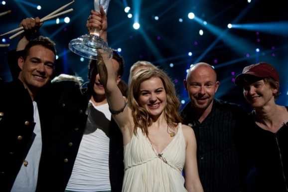 در رقابت های موسیقی یوروویژن "امیلی دی فارست" از دانمارک به مقام نخست دست یافت
