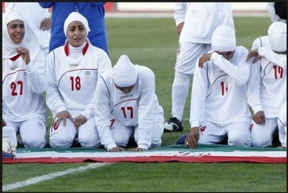 شکست مردان و زنان دو تیم ملی فوتبال ایران در عمان و فیلیپین