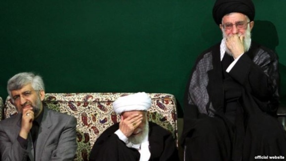 احمدی نژاد از سانحه هلیکوپتر جان سالم به در برد احمدی نژاد از سانحه هلیکوپتر جان سالم به در برد