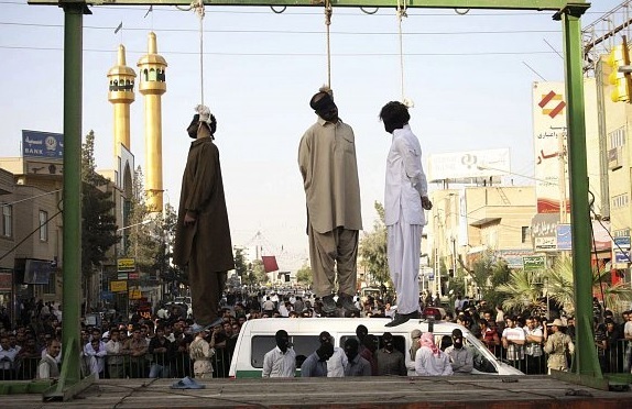 خطر قریب الوقوع بودن اعدام بیش از بیست زندانی اهل سنت در زندانهای ایران خطر قریب الوقوع بودن اعدام بیش از بیست زندانی اهل سنت در زندانهای ایران
