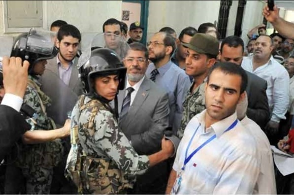 اضافه بر حبس محمد مرسی دستور بازداشت 300 عضو اخوان المسلین صادر شد