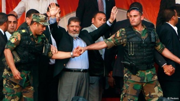 اضافه بر حبس محمد مرسی دستور بازداشت 300 عضو اخوان المسلین صادر شد اضافه بر حبس محمد مرسی دستور بازداشت 300 عضو اخوان المسلین صادر شد