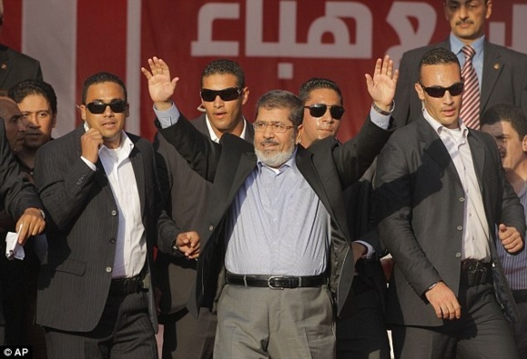 محل نگهداري "محمد مرسي" رئيس جمهور مخلوع مصر فاش شد محل نگهداري "محمد مرسي" رئيس جمهور مخلوع مصر فاش شد