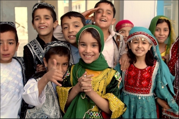 افغانستان پیشتر از ایران انتشار کتاب‌های درسی به زبان قومیت‌ها را شروع کرد