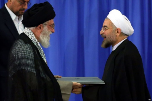 همزمان با تصدی پست ریاست جمهوری حسن روحانی سناتورهای آمریکایی از اوباما خواستند تحریمها علیه ایران را تشدید کند همزمان با تصدی پست ریاست جمهوری حسن روحانی سناتورهای آمریکایی از اوباما خواستند تحریمها علیه ایران را تشدید کند
