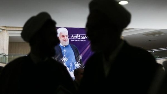 همگام با لابی مماشات با رژیم ایران در خارج روحانی پروژه فریب مجدد آمریکا را کلید زد همگام با لابی مماشات با رژیم ایران در خارج روحانی پروژه فریب مجدد آمریکا را کلید زد