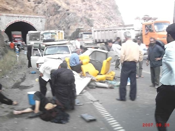 رئيس پلیس راهور ناجا:در ايران سالانه 10 هزار مجروح تصادفات رانندگی در راه انتقال به بیمارستان میمیرند رئيس پلیس راهور ناجا:در ايران سالانه 10 هزار مجروح تصادفات رانندگی در راه انتقال به بیمارستان میمیرند