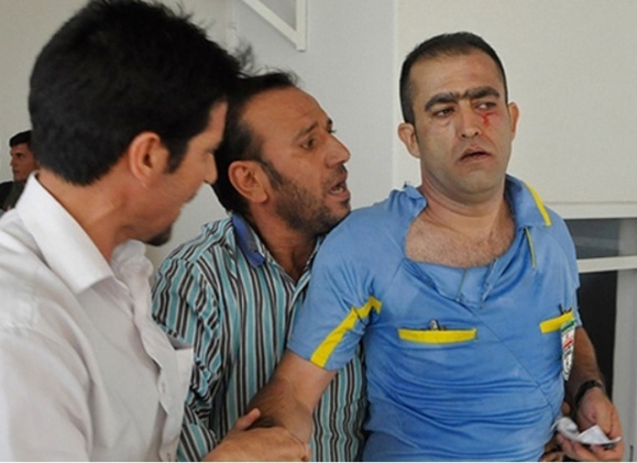 ضرب و شتم داور توسط سرمربی + عکس ضرب و شتم داور توسط سرمربی + عکس