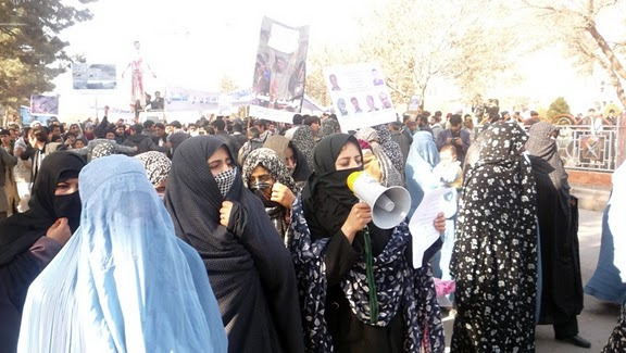 اعتراضات مردمی در شهر هرات افغانستان به «فساد» در کنسولگری ایران+عکس