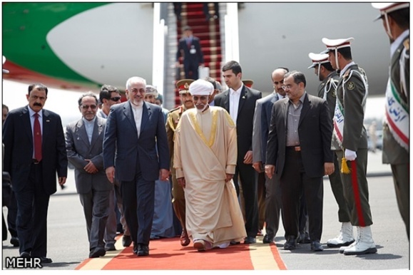 سلطان قابوس پادشاه عمان در راس هیاتی بلند پایه وارد تهران شد سلطان قابوس پادشاه عمان در راس هیاتی بلند پایه وارد تهران شد
