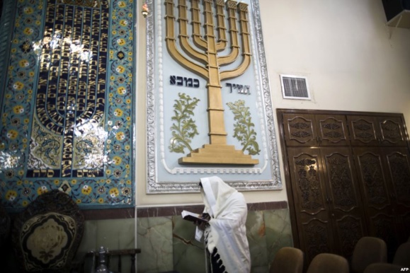 حسن روحانی یکی از چهره های یهودی ایرانی را بهمراه خود به نیویورک برد وهم اینک گزارشهایی از آزادی مذهبی یهودیان  و حضور آن ها در کنیسه ها منتشر شده است