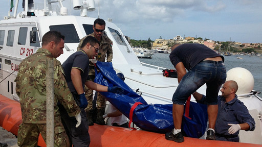 در حادثه ای جدید بیش از پنجاه پناهجو کشته ودهها نفر دیگر در آبهای نزدیک ایتالیا مفقود شدند