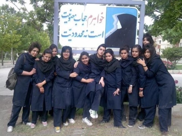 وزیر پیشنهادی خواستار "محرمسازی" مدارس دخترانه شد وزیر پیشنهادی خواستار "محرمسازی" مدارس دخترانه شد
