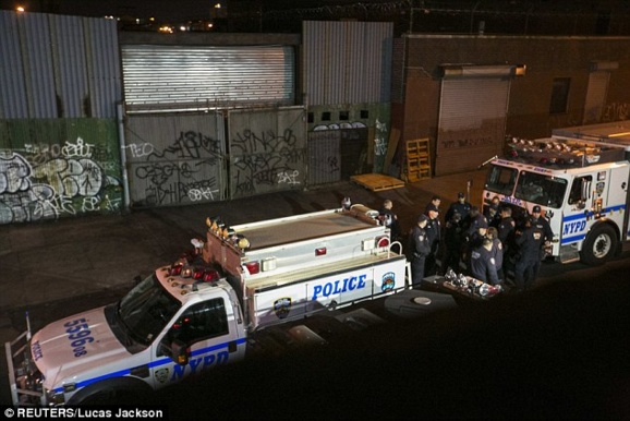 در یک انتقامجویی خونین عضو اخراجی گروه موسیقی ایرانی"سگ زرد" خود وسه تن از همکارانش را کشت در یک انتقامجویی خونین عضو اخراجی گروه موسیقی ایرانی"سگ زرد" خود وسه تن از همکارانش را کشت