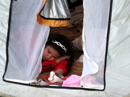 این خانواده آبادانی شب ها در پارک می خوابند+ تصاویر این خانواده آبادانی شب ها در پارک می خوابند+ تصاویر