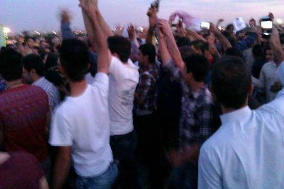 زنجیره انسانی برای هوای پاک و نجات کارون در اهواز زنجیره انسانی برای هوای پاک و نجات کارون در اهواز