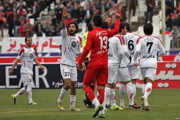 شکست پرسپولیس، توقف استقلال و صدرنشینی تراکتورسازی شکست پرسپولیس، توقف استقلال و صدرنشینی تراکتورسازی