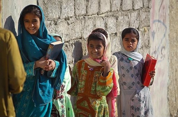 شیوع بیماری تنفسی و سل؛ توفان شن در بلوچستان همه را فراری داده شیوع بیماری تنفسی و سل؛ توفان شن در بلوچستان همه را فراری داده