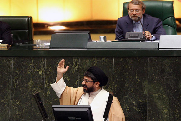 طرح الزام دولت ایران به غنی سازی ٦٠ در صد، به هیأت رئیسه مجلس ارائه شد