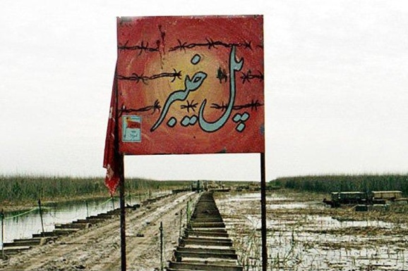 آخرین نفس های تالاب بین المللی هور العظیم بر روی دستان آلوده نفت آخرین نفس های تالاب بین المللی هور العظیم بر روی دستان آلوده نفت