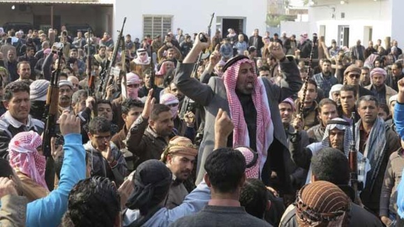 عشاير اهل سنت استان الانبار كه بر عليه داعش وارد ميدان شدند عشاير اهل سنت استان الانبار كه بر عليه داعش وارد ميدان شدند