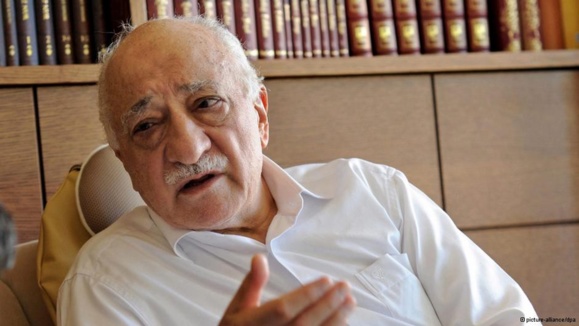 فتحالله گولن، مردی که گفته میشود سرنخ افشاگریها را در فساد مالی گسترده ترکیه در دست داشته است فتحالله گولن، مردی که گفته میشود سرنخ افشاگریها را در فساد مالی گسترده ترکیه در دست داشته است