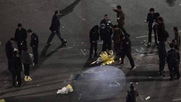 حمله مردان مسلح به چاقو در ایستگاه قطاری در چین 29 کشته و108 مجروح برجای گذاشت حمله مردان مسلح به چاقو در ایستگاه قطاری در چین 29 کشته و108 مجروح برجای گذاشت