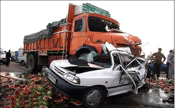 در هر ساعت ۳ نفر بر اثر تصادفات جاده ای در ایران کشته می شوند در هر ساعت ۳ نفر بر اثر تصادفات جاده ای در ایران کشته می شوند