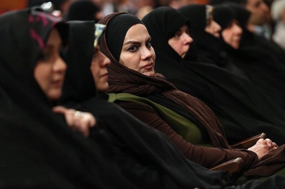 تهدید به انتشار فیلم میهمانی پر حاشیه همسر حسن روحانی در کاخ سعد آباد تهدید به انتشار فیلم میهمانی پر حاشیه همسر حسن روحانی در کاخ سعد آباد