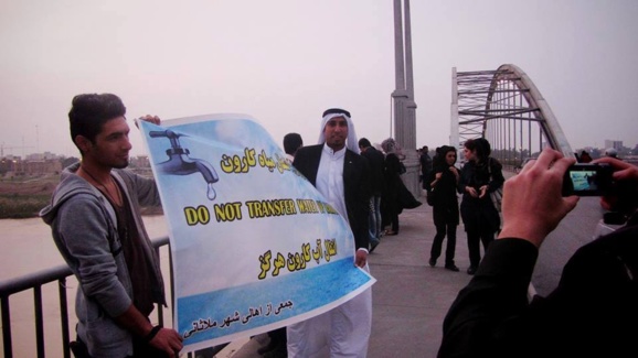 پافشاري براي انتقال آب كارون / نادره وائلي زاده پافشاري براي انتقال آب كارون / نادره وائلي زاده