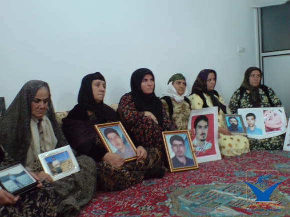 اعدام مخفیانه وپنهان کردن محل دفن زندانیان سیاسی کُرد+فیلم اعدام مخفیانه وپنهان کردن محل دفن زندانیان سیاسی کُرد+فیلم