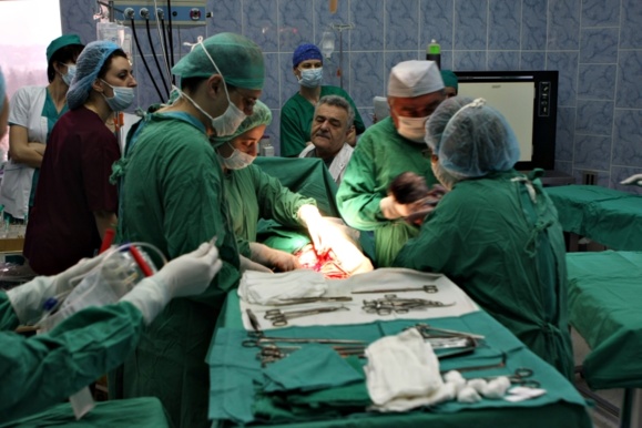 معایب و عوارض انجام عمل سزارین ومقایسه آن در ایران و آمریکا معایب و عوارض انجام عمل سزارین ومقایسه آن در ایران و آمریکا