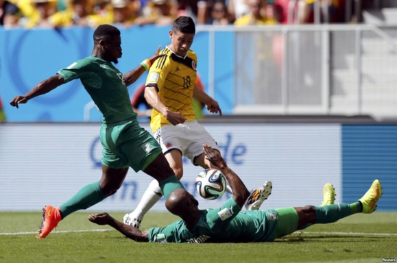 اروگوئه با گلهای سوارز انگلیس را به لب پرتگاه برد اروگوئه با گلهای سوارز انگلیس را به لب پرتگاه برد